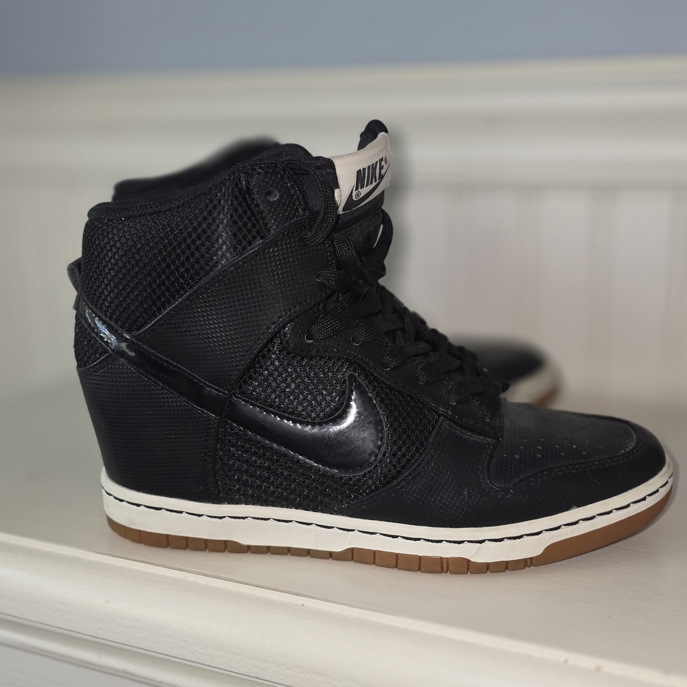 Nike Women's Black and White Wedge Sneakers